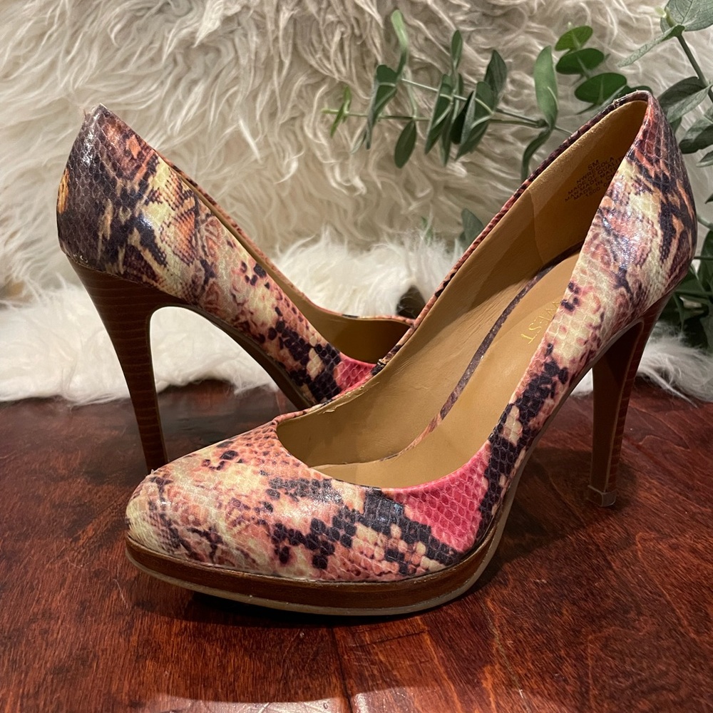 New Nine West Pink & Black Snake Skin Round Toe Pumps Size 5